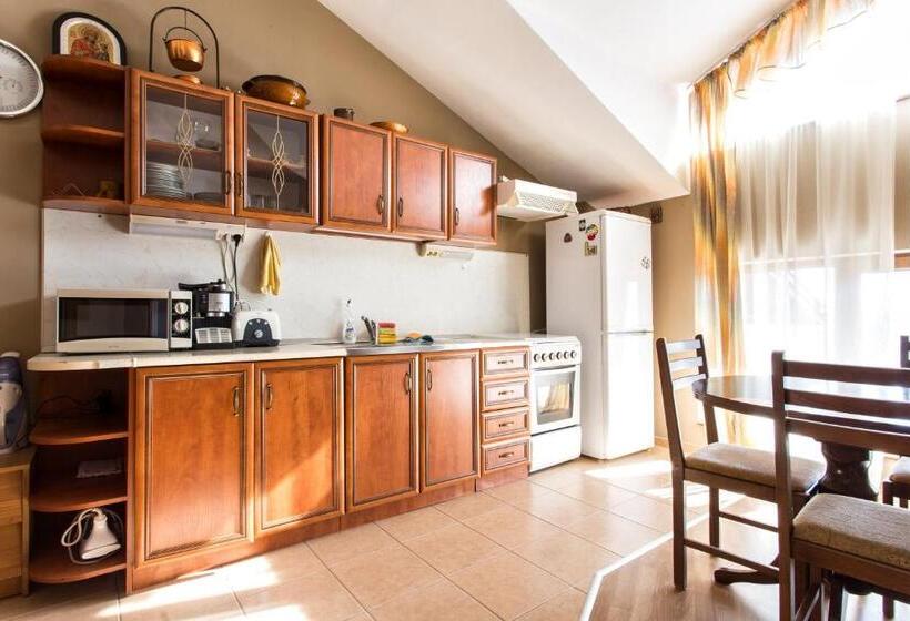 Top Lodge Apartments