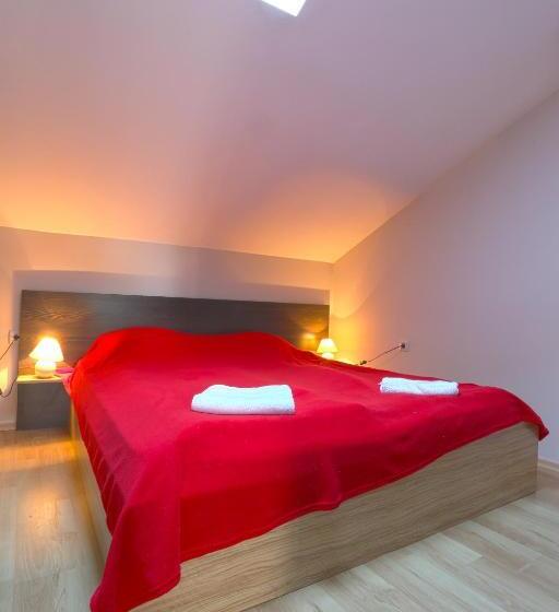 Top Lodge Apartments