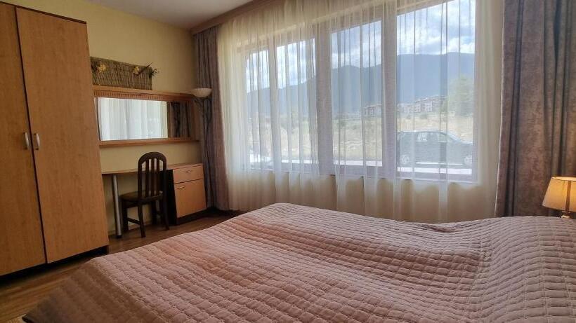 Top Lodge Apartments