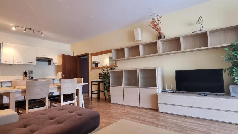 Top Lodge Apartments