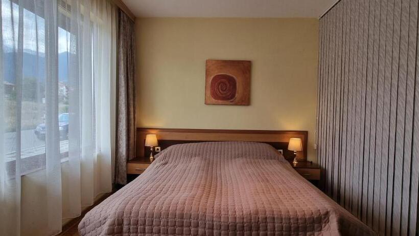 Top Lodge Apartments