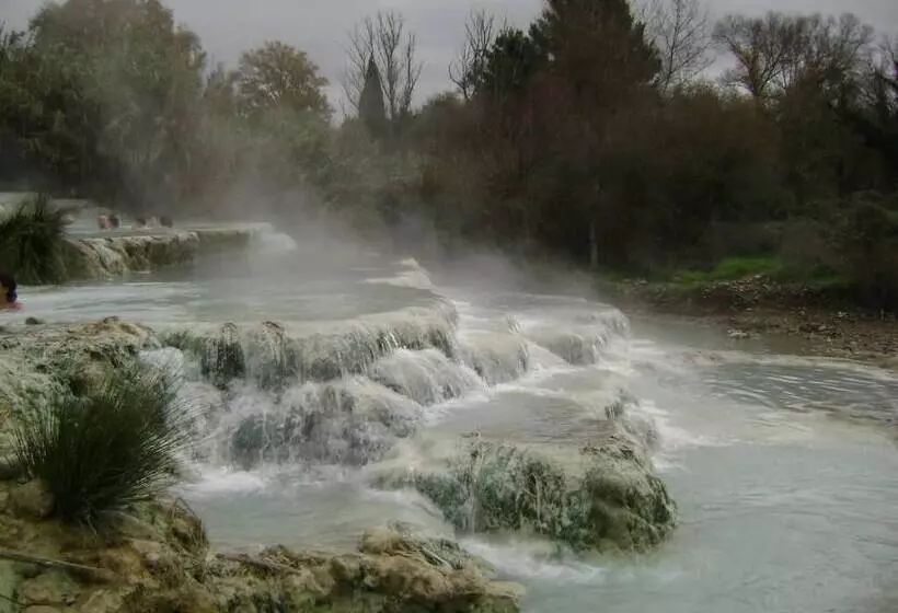 ホテル Agriturismo Casa Fibbianello