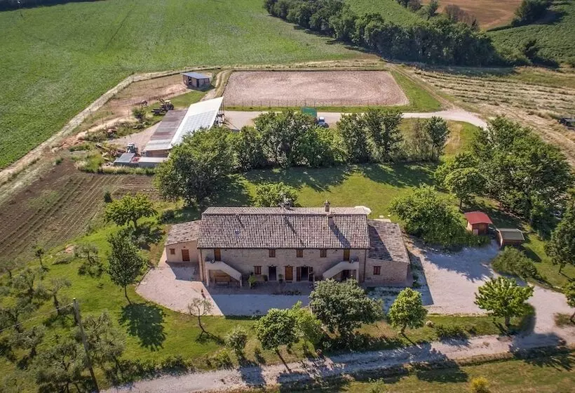 Hotelli Casale Talevi