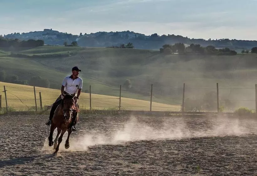 Hotelli Casale Talevi
