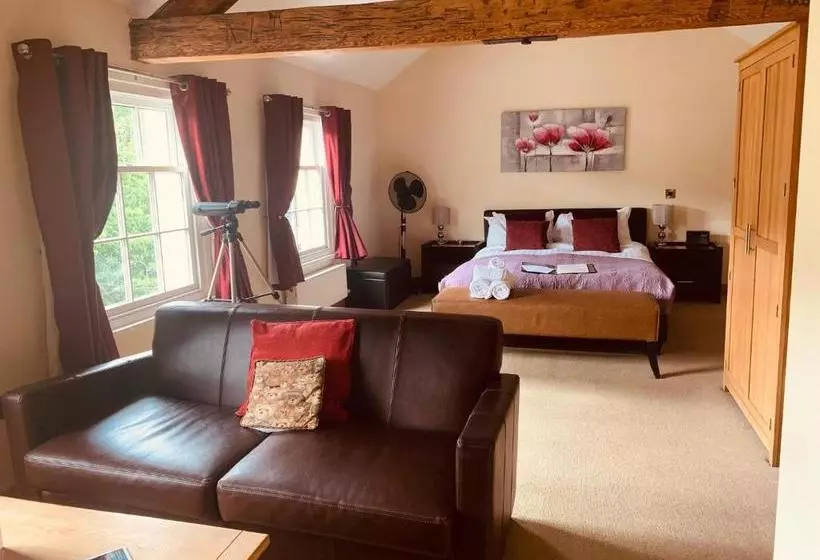 Majatalo Bridge View Guest House