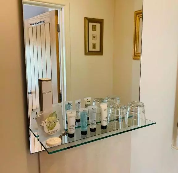 Majatalo Bridge View Guest House