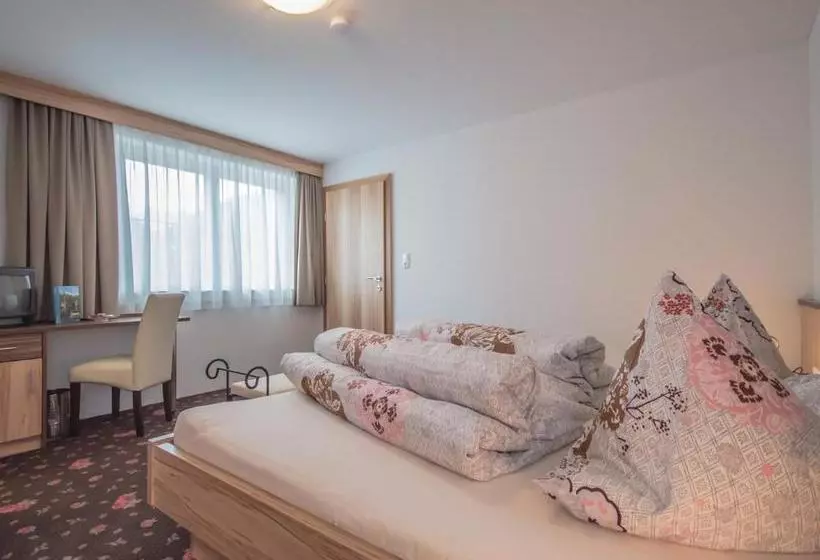 پانسیون Felsenstüberl