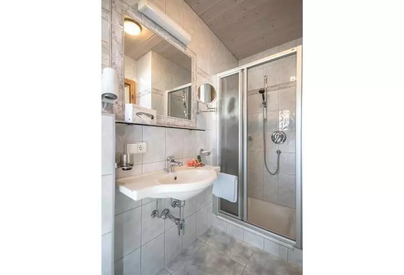 پانسیون Felsenstüberl