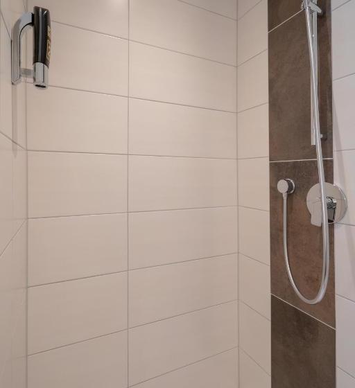 بنسيون Felsenstüberl