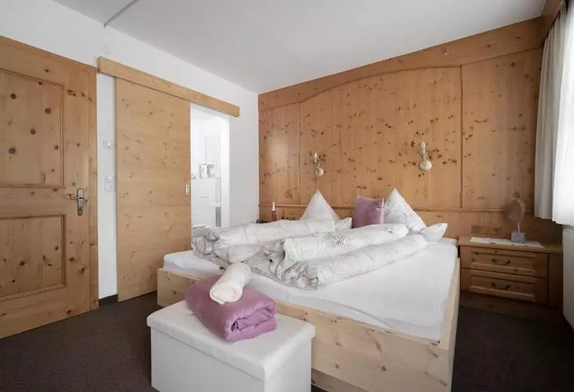 پانسیون Felsenstüberl