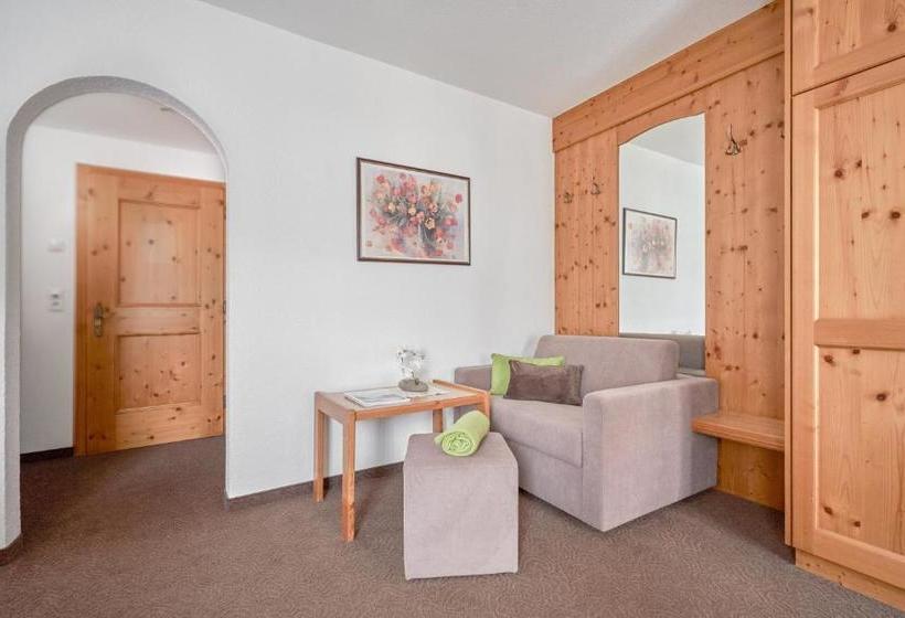 بنسيون Felsenstüberl