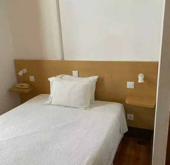 پانسیون Guesthouse Lusa Atenas