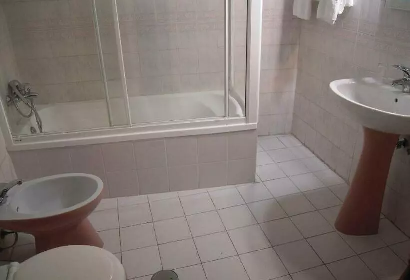 پانسیون Guesthouse Lusa Atenas