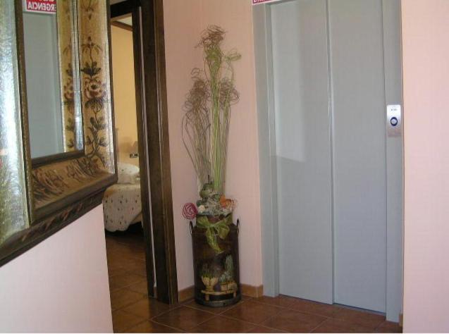 بنسيون Hostal Camino Real