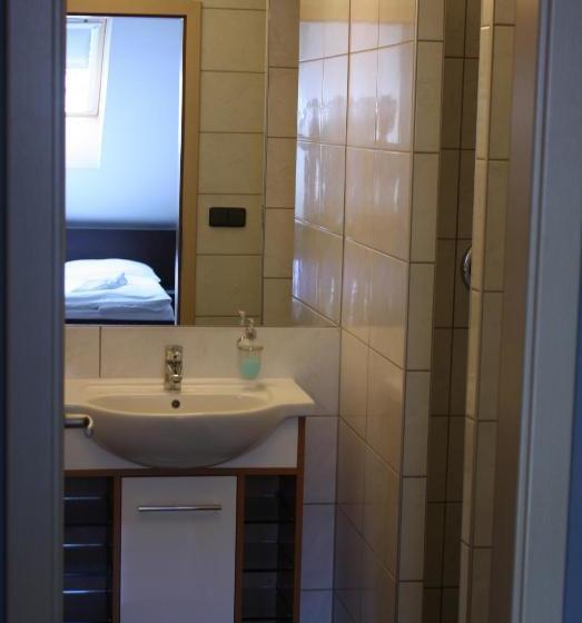 פנסיון Penzion A Caférestaurant U Lávky