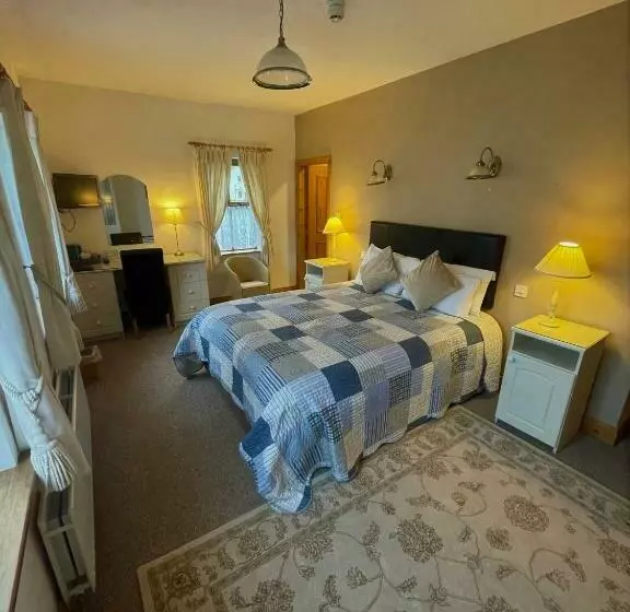 پانسیون The Courtyard Guesthouse B&b