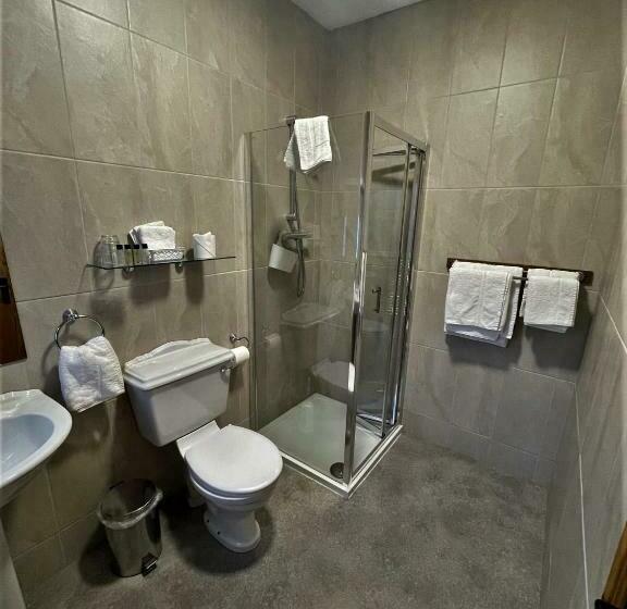 Pensjonat The Courtyard Guesthouse B&b