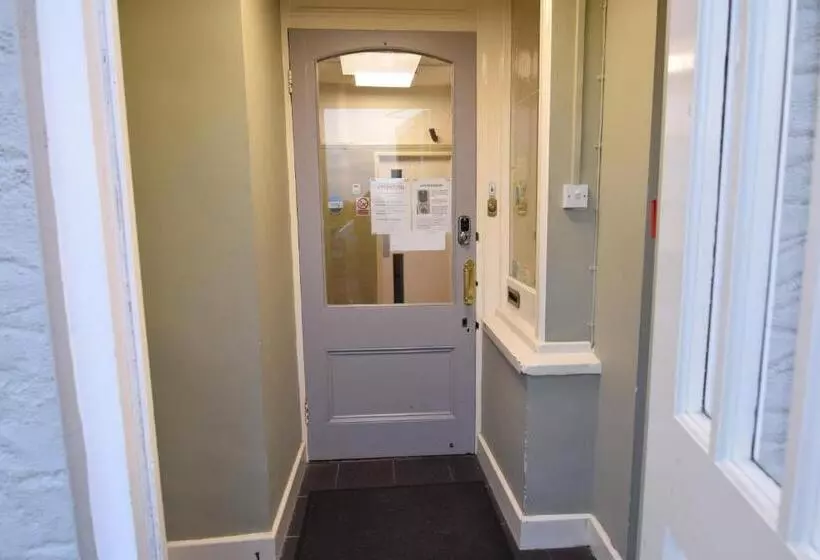 Retkeilymaja Castle Lodge