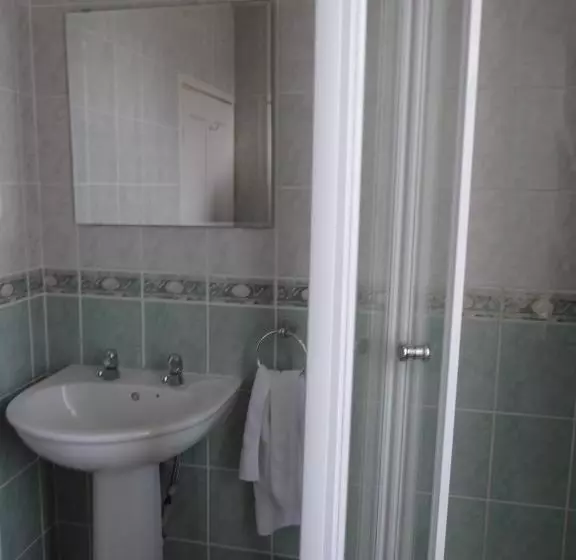 Retkeilymaja Castle Lodge