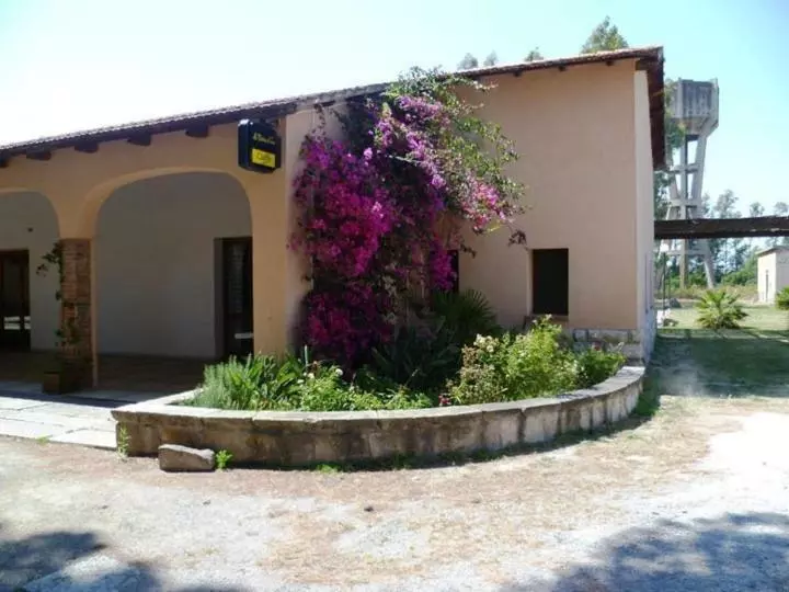 هتل Agriturismo Agrifoglio