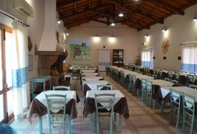 هتل Agriturismo Agrifoglio