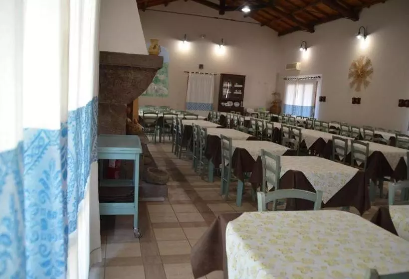 هتل Agriturismo Agrifoglio