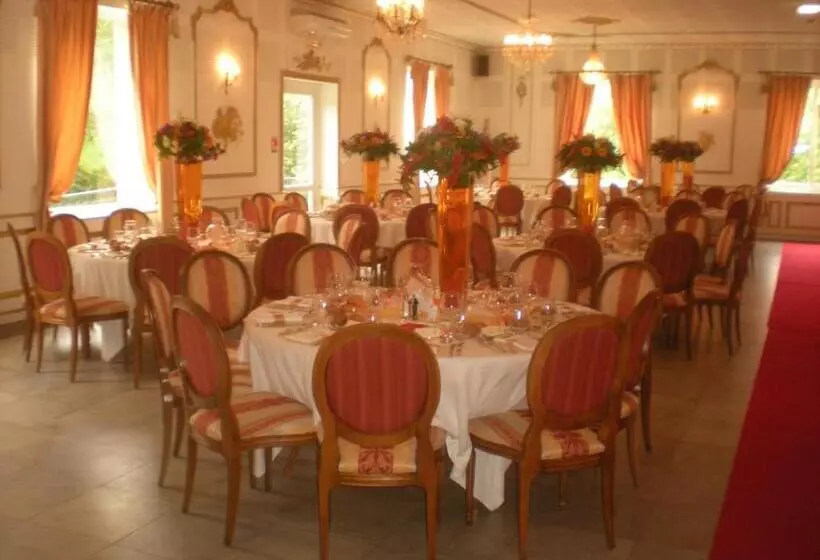 ペンション Chateau De La Chapelle Des Bois