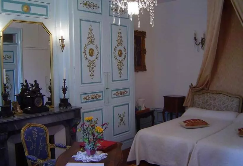 ペンション Chateau De La Chapelle Des Bois