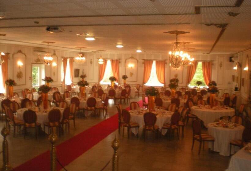 פנסיון Chateau De La Chapelle Des Bois