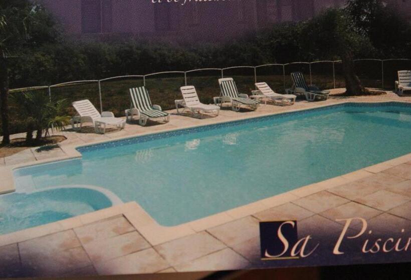 פנסיון Chateau De La Chapelle Des Bois