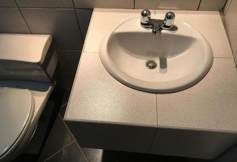 פנסיון Hostal Bond