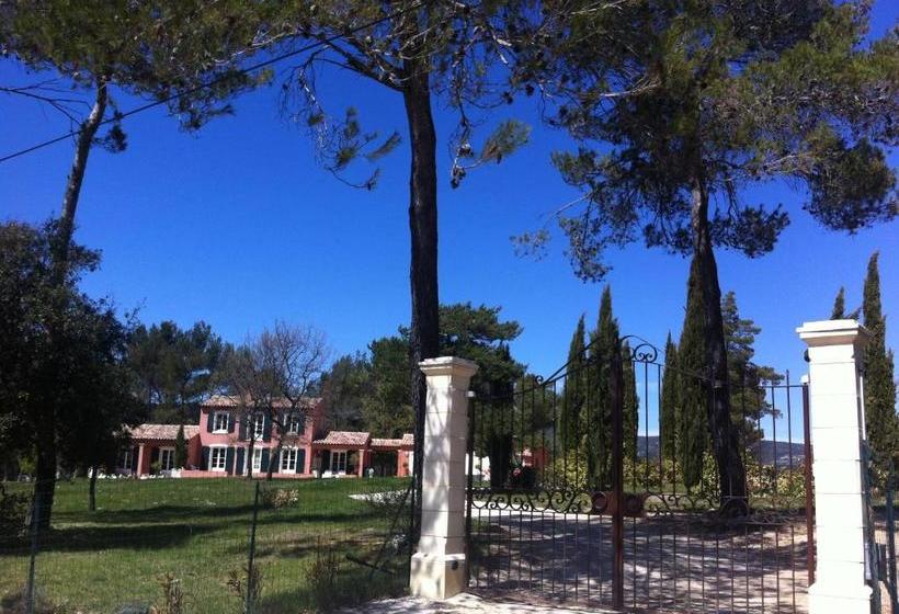 بنسيون Putt Tee Country