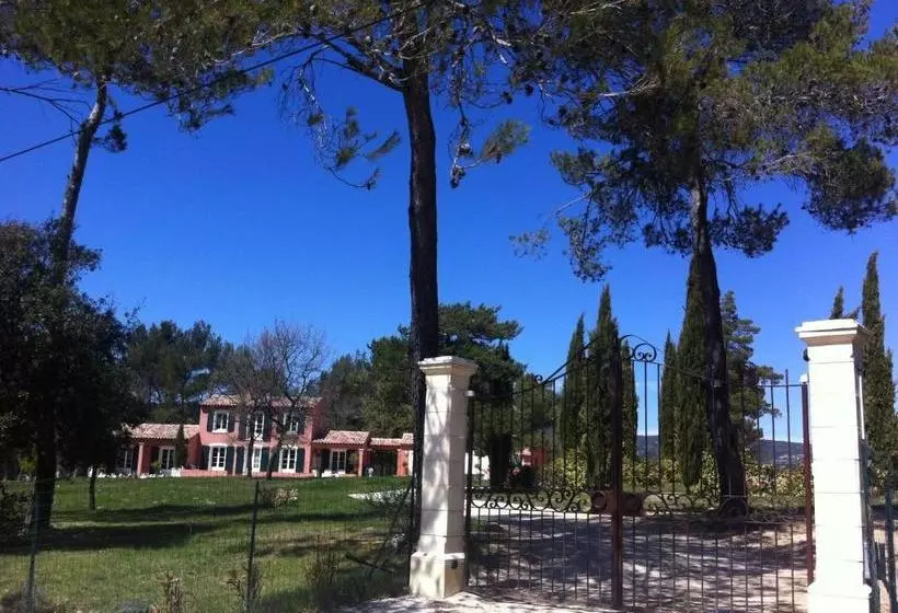 پانسیون Putt Tee Country