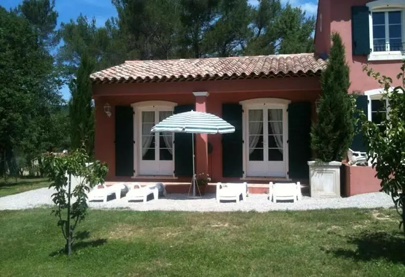 پانسیون Putt Tee Country