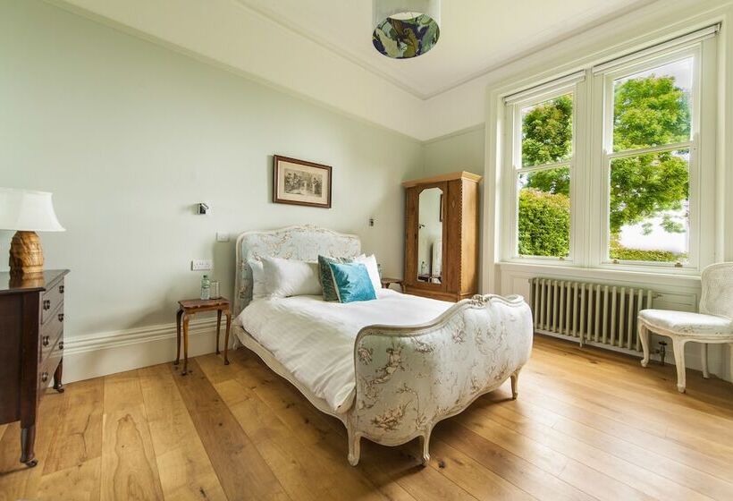 פנסיון Stow House