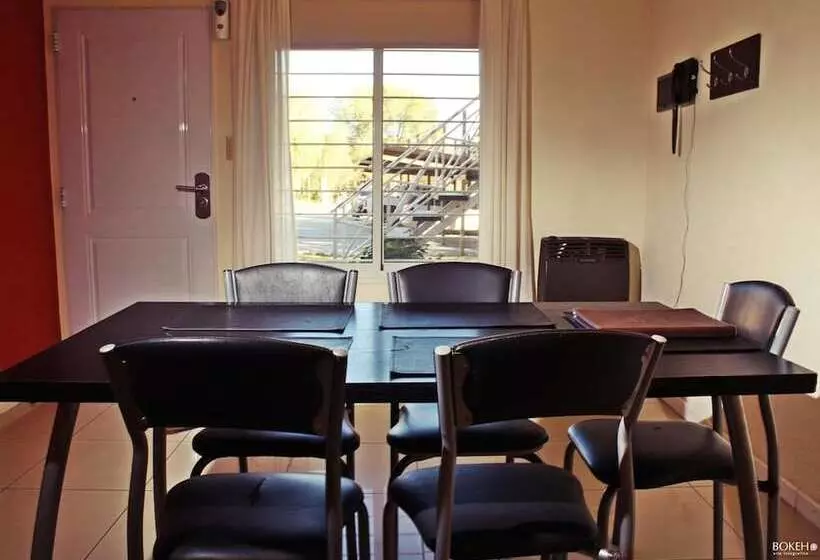 ユースホステル Posada De Las Sierras