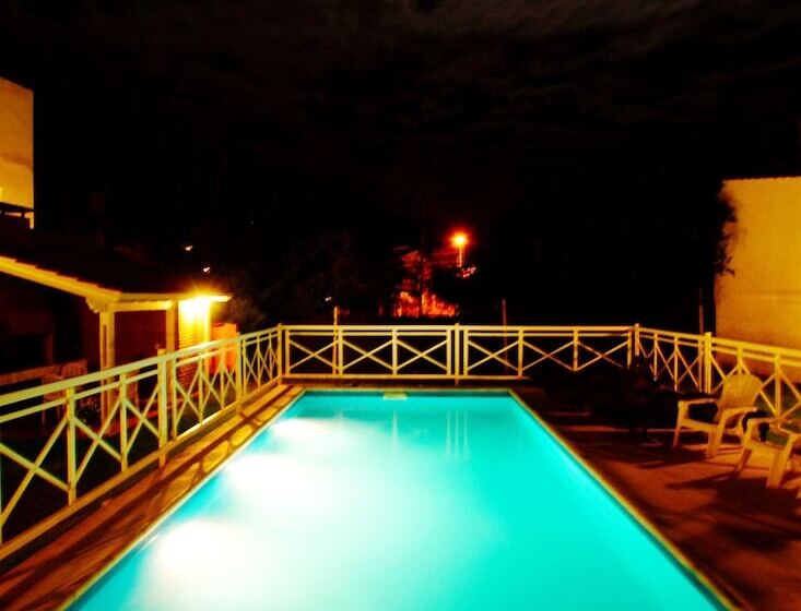 فندق صغير Posada De Las Sierras