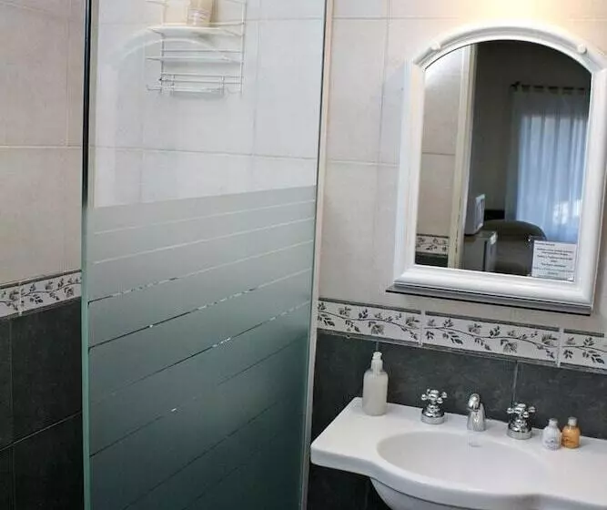 ユースホステル Posada De Las Sierras