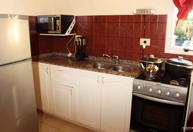 ユースホステル Posada De Las Sierras