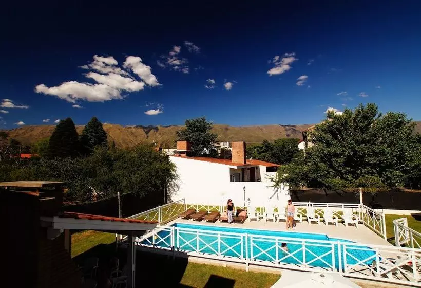 ユースホステル Posada De Las Sierras