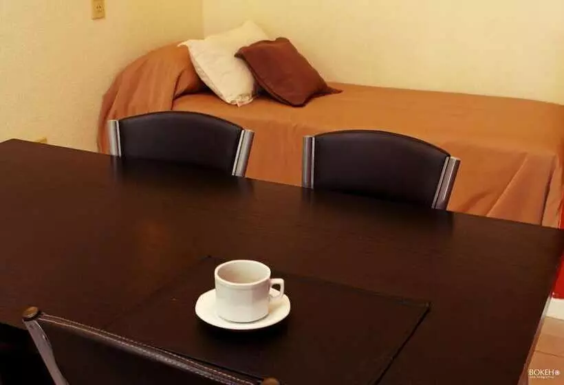 ユースホステル Posada De Las Sierras