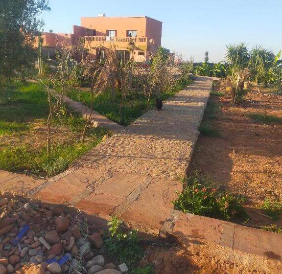 تختخواب و صبحانه Chez Jm Saida