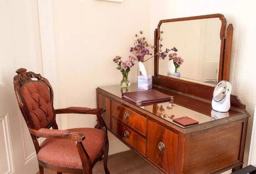 Majatalo Kiltearn Guest House