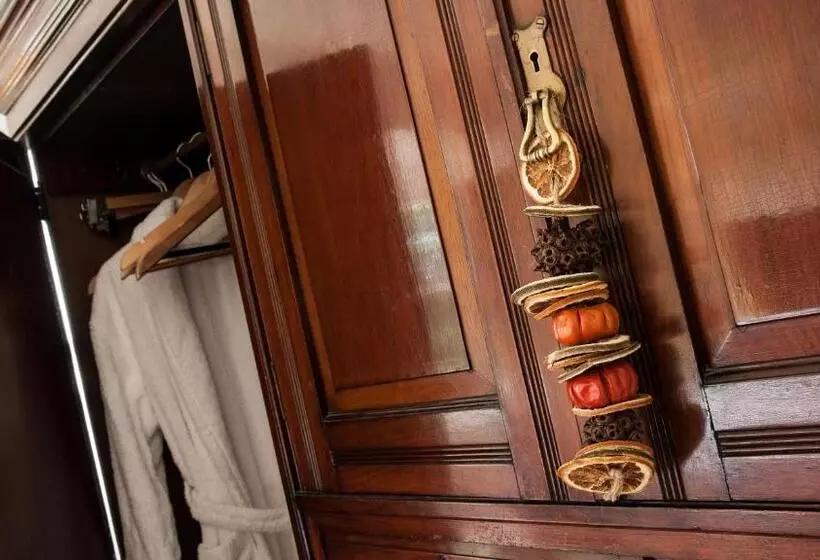 Majatalo Kiltearn Guest House