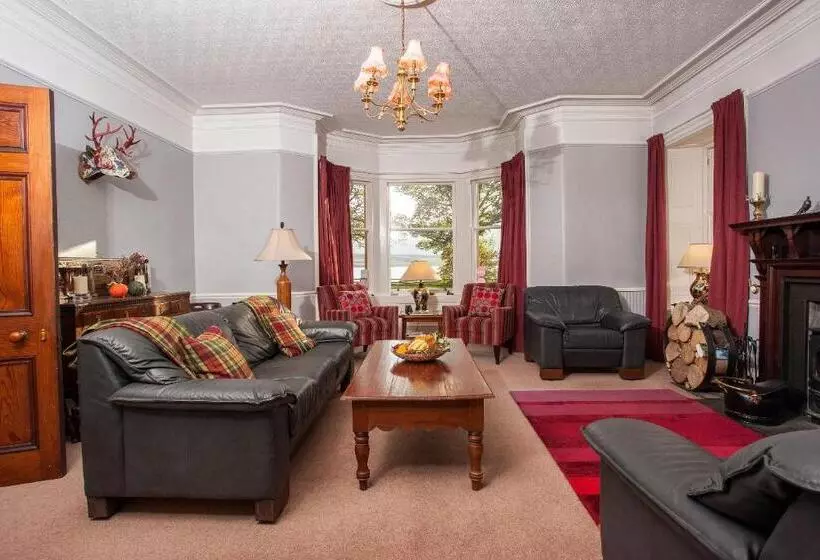 Majatalo Kiltearn Guest House