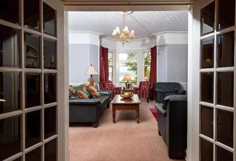 Majatalo Kiltearn Guest House