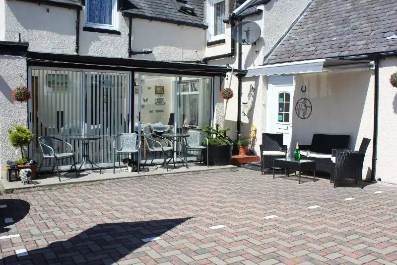 پانسیون Pitfaranne Guest House