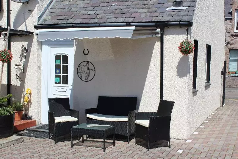 پانسیون Pitfaranne Guest House