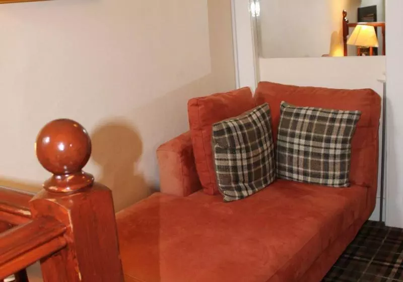 پانسیون Pitfaranne Guest House