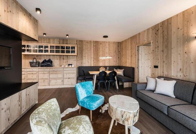 Presulis Hideaway Apartments & Restaurant